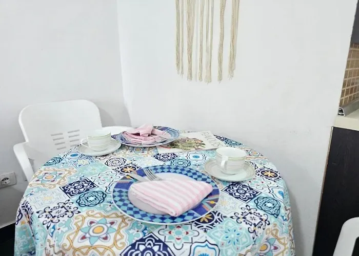 Main Seaview Durres * ゴーレム